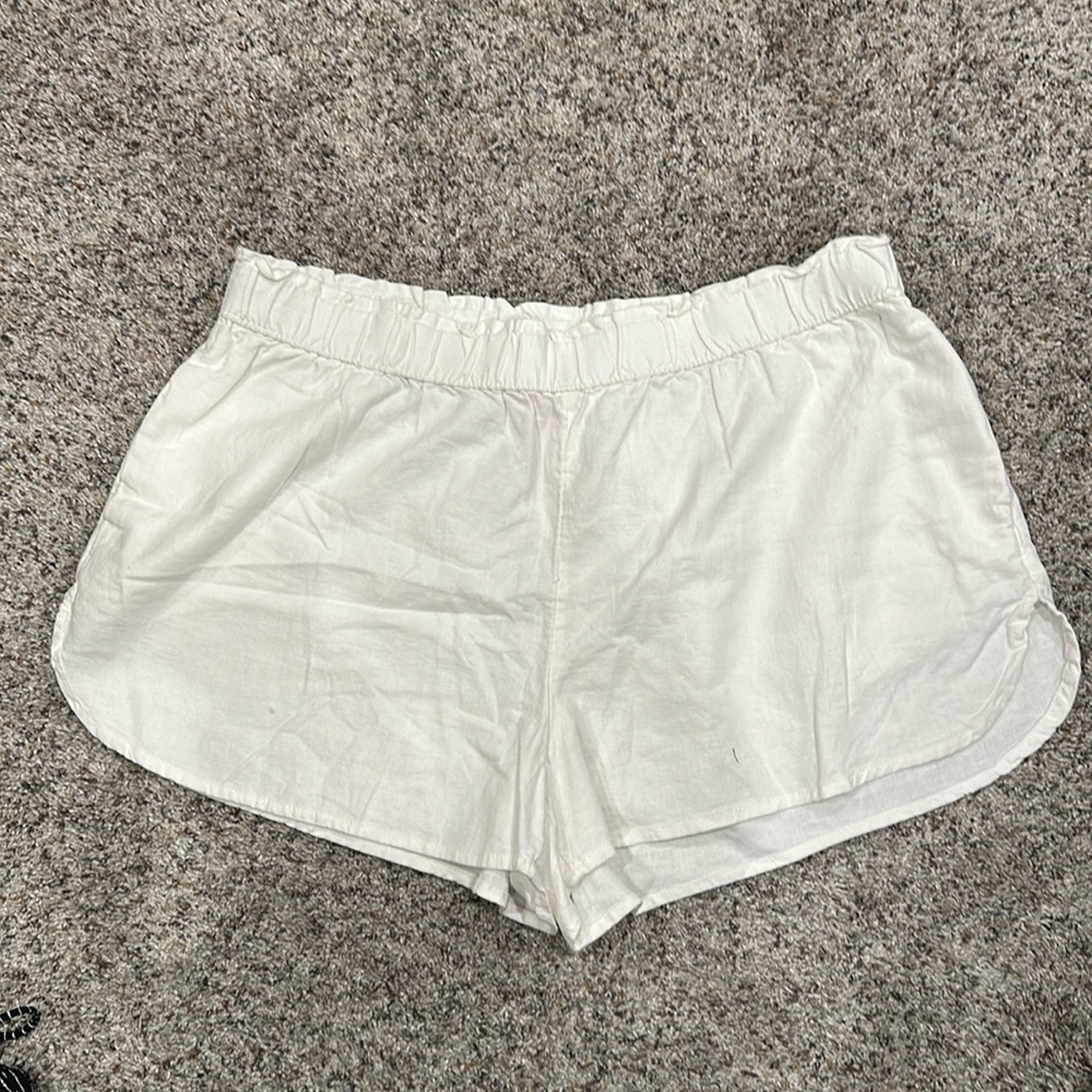 NWT Universal Thread White Shorts